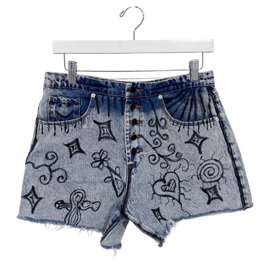 BLANK NYC GRAPHIC BUTTON FLY DISTRESSED SORTS SZ 28/8